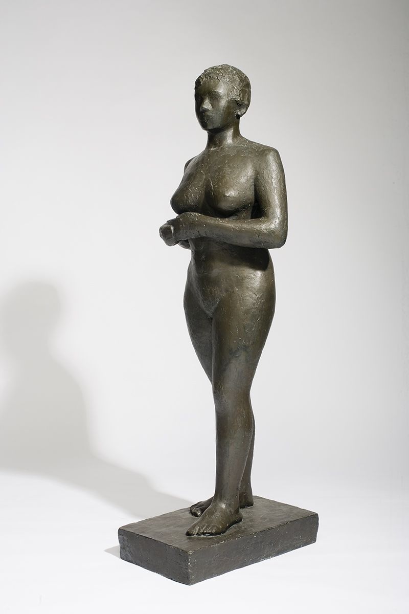 Astrid Noack, <i>Stående kvinde</i>, 1937<br>Bronze. 144,5 cm (højde). Tilhører Holstebro Kunstmuseum<br>Erhvervet 1975 med midler fra Ny Carlsbergfondet. Inv.nr. 2003-014. ©Kunstnerens arvinger. Foto: Guldager