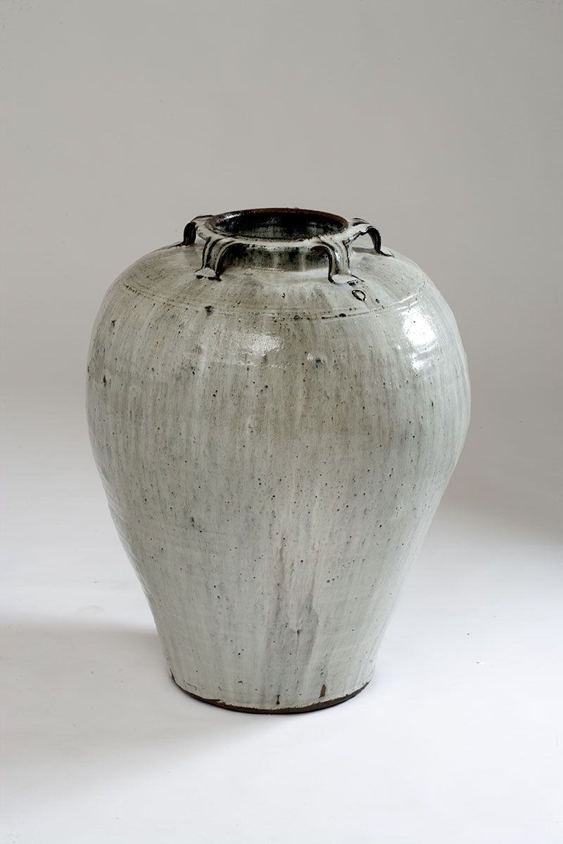 Gutte Eriksen, <i>Large Pot with Handels</i>, 1995<br>Wheel-thrown and altered, glazed, high fired earthenware. 63 cm (height)<br>Purchased 2004 with support from Kulturarvsstyrelsen. Inv.nr. 2004-017. ©The artist's heirs. Photo: Guldager