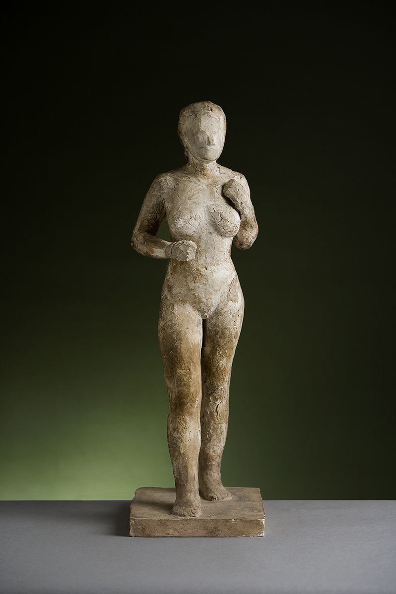 Astrid Noack, <i>Kvindefigur</i>, 1937<br>Gips. 62,5 cm (højde)<br>Astid Noacks Studiesamling ©Kunstnerens arvinger. Foto: Ole B. Petersen